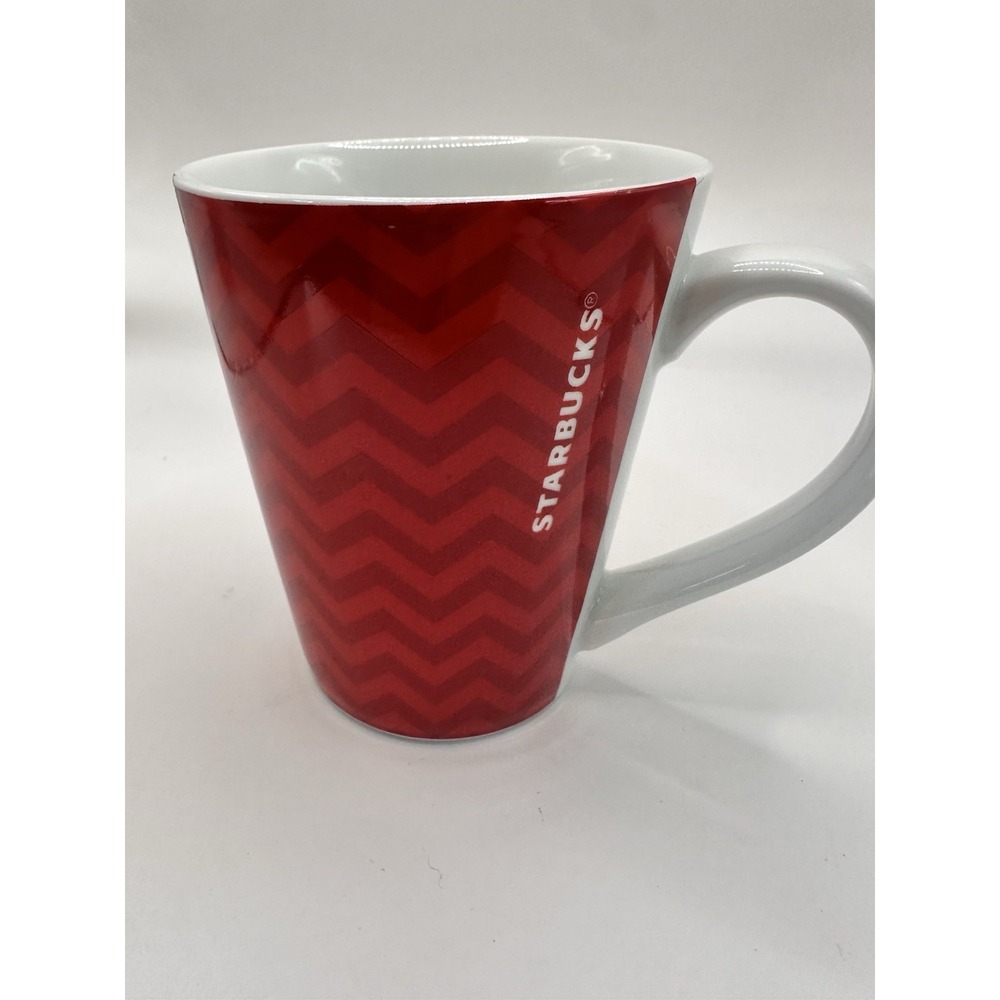 Starbucks 2013 Coffee Mug Christmas Red Chevron Pattern 12 oz Cup White Inside